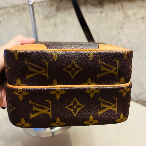 Guaranteed Authentic Amazon - Picture 3 of 16